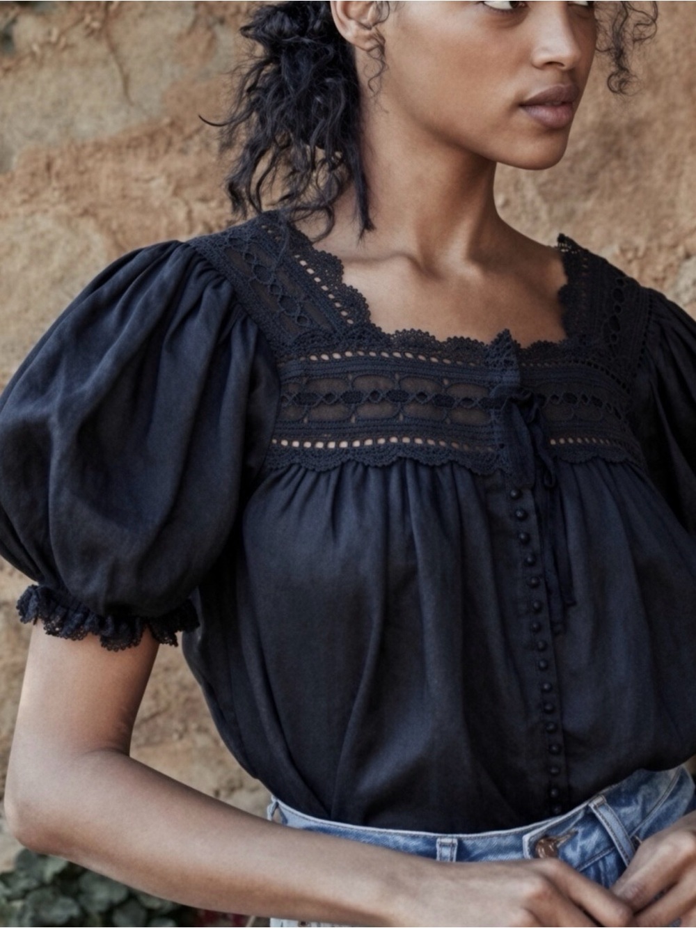 Doen Anneth Top in Black, size Small